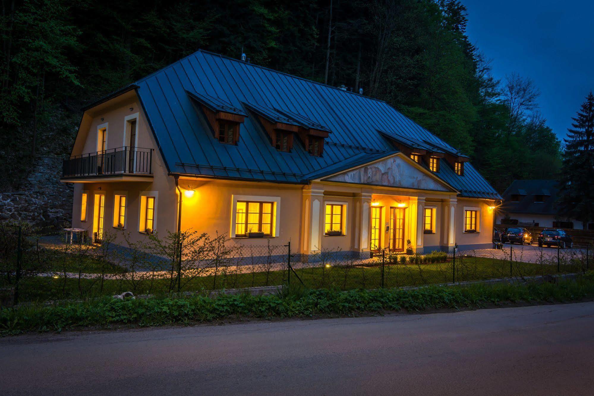 Apartmany Weissov Dom Banská Štiavnica Buitenkant foto